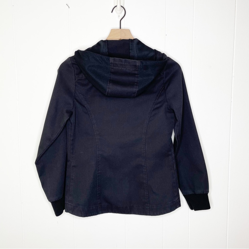 BETABRAND Jacket - Picture 3 of 12